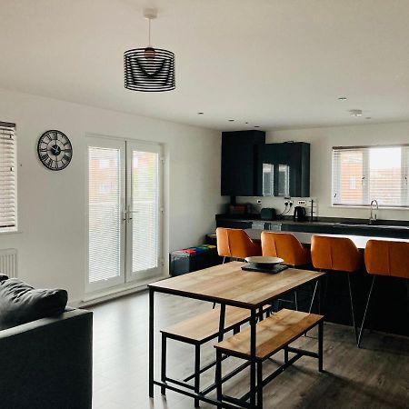 Spacious Newly Built Apartment Rhos On Sea, Colwyn Bay Екстер'єр фото