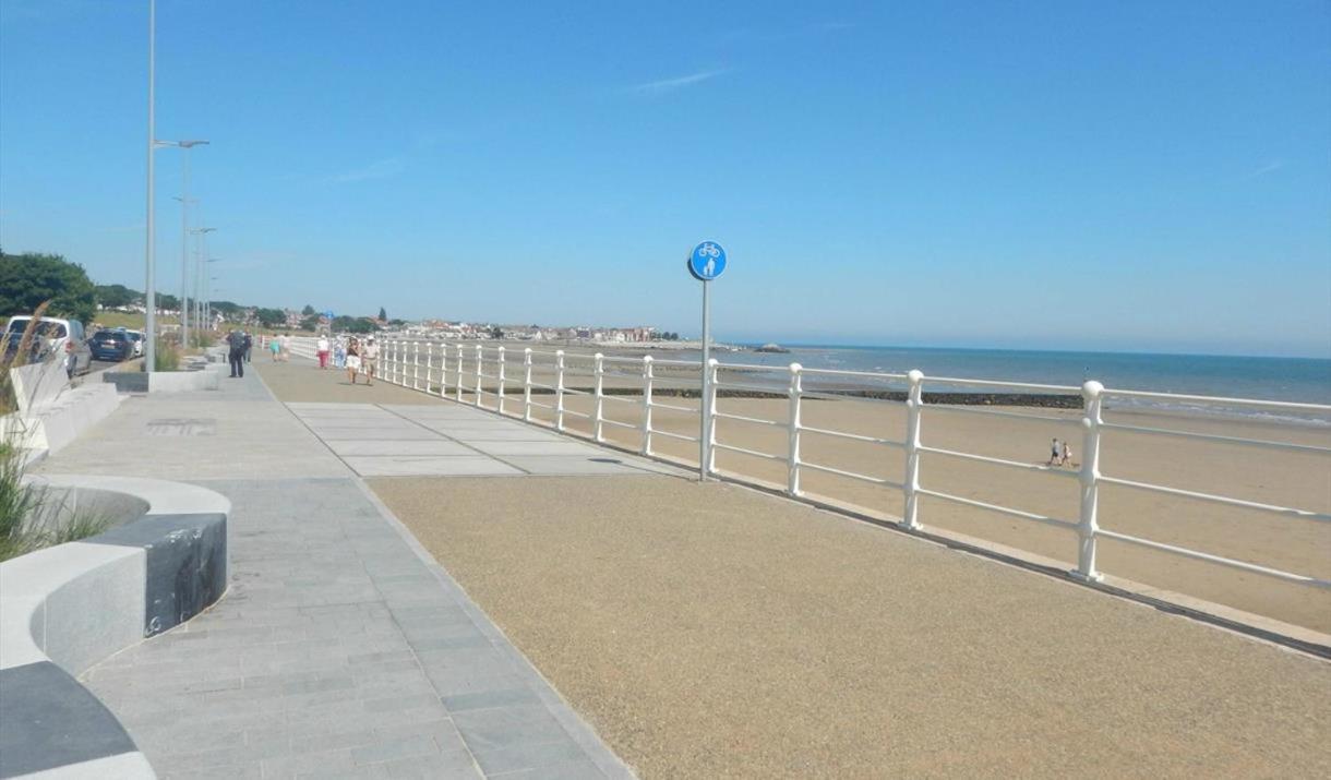Spacious Newly Built Apartment Rhos On Sea, Colwyn Bay Екстер'єр фото